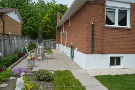 9 Austin Street Quinte West ON K8V 1Z2