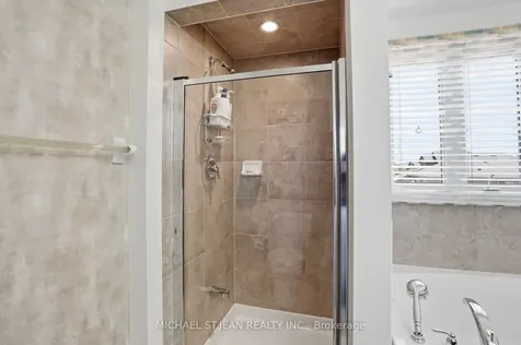 6382 Dilalla Crescent Niagara Falls ON L2H 0C9