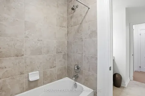 6382 Dilalla Crescent Niagara Falls ON L2H 0C9
