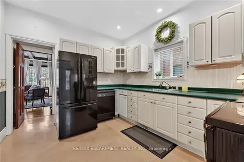 151 Holton Avenue S Hamilton ON L8M 2L6