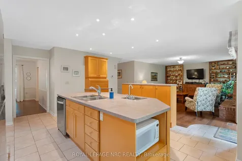 7 Parkhill Road Pelham ON L3E 0J3