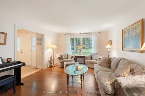 7 Parkhill Road Pelham ON L3E 0J3