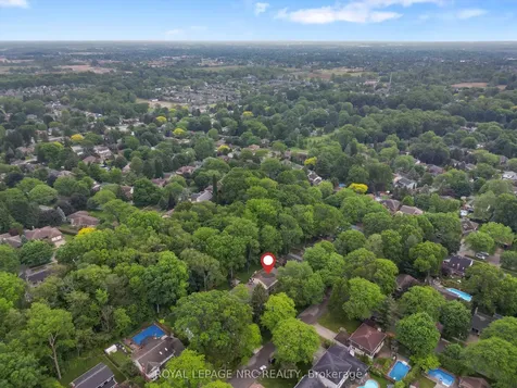 7 Parkhill Road Pelham ON L3E 0J3