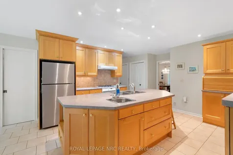 7 Parkhill Road Pelham ON L3E 0J3