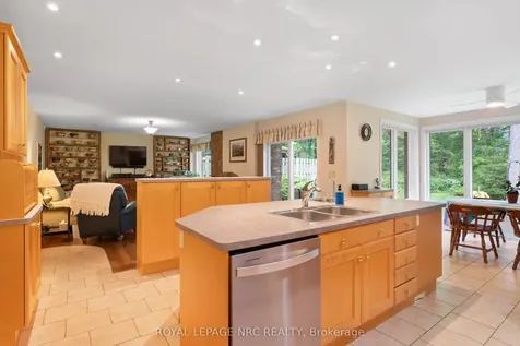 7 Parkhill Road Pelham ON L3E 0J3