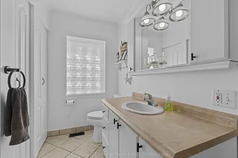 359 Mcgill Street Peterborough ON K9J 1W6