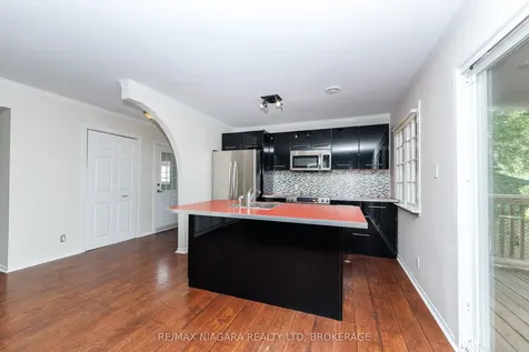 3 Phelps Street St. Catharines ON L2P 2H5