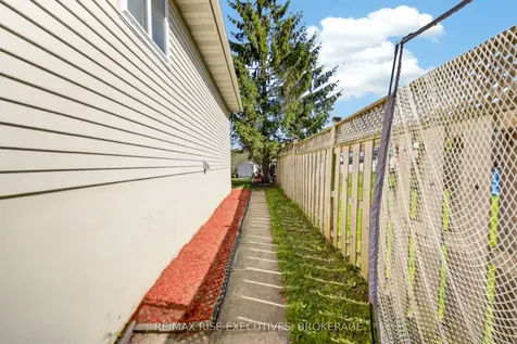 1089 Pinewood Place Kingston ON K7P 1K9