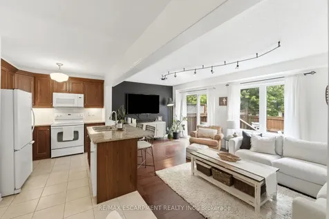 222 Fall Fair Way Hamilton ON L0R 1C0