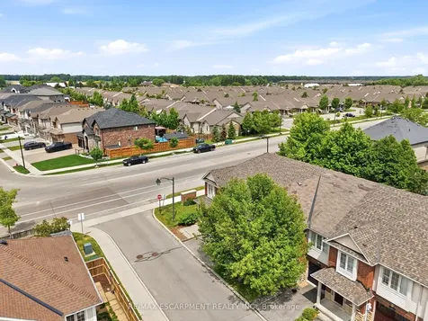 222 Fall Fair Way Hamilton ON L0R 1C0