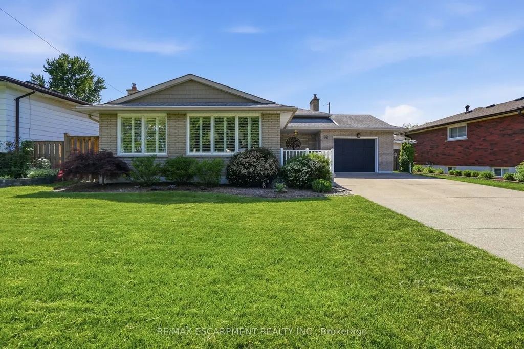 92 Watt Avenue Welland ON L3B 1J4