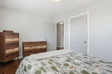 92 Watt Avenue Welland ON L3B 1J4