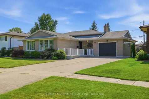 92 Watt Avenue Welland ON L3B 1J4