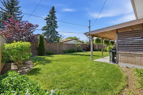 92 Watt Avenue Welland ON L3B 1J4