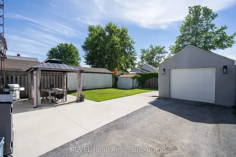 455 Wallace Avenue N Welland ON L3B 1R3