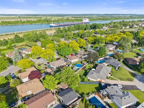 111 Meredith Drive St. Catharines ON L2M 6C5