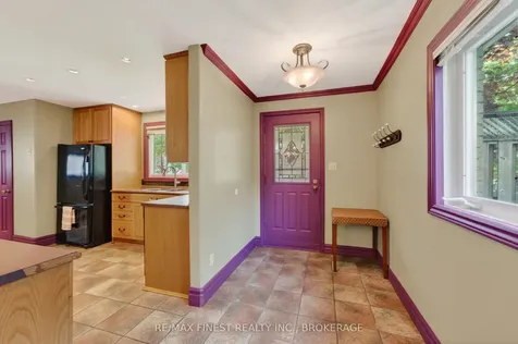 218 Kingscourt Avenue Kingston ON K7K 4P8