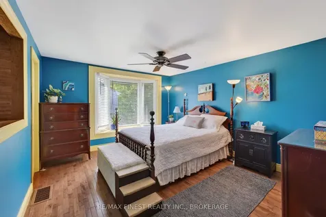 218 Kingscourt Avenue Kingston ON K7K 4P8