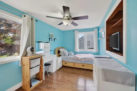 218 Kingscourt Avenue Kingston ON K7K 4P8