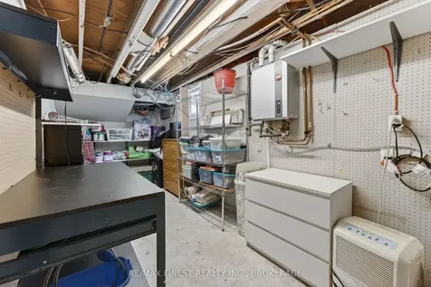 218 Kingscourt Avenue Kingston ON K7K 4P8