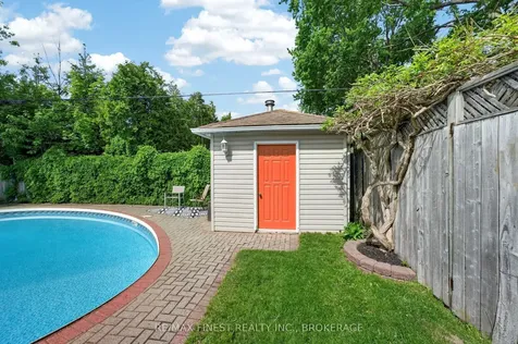 218 Kingscourt Avenue Kingston ON K7K 4P8