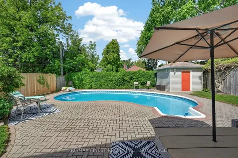 218 Kingscourt Avenue Kingston ON K7K 4P8