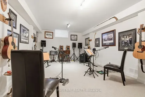6 Tuscany Court St. Catharines ON L2S 0E2