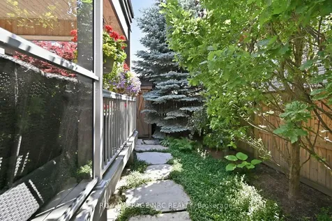 6 Tuscany Court St. Catharines ON L2S 0E2