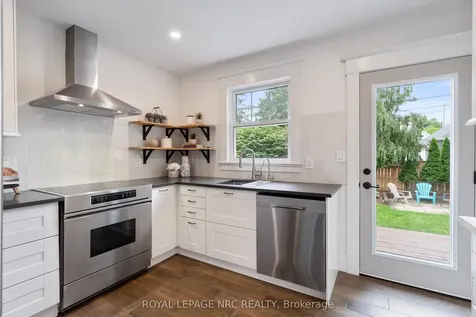 44 Beech Street St. Catharines ON L2R 2B7