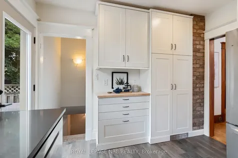 44 Beech Street St. Catharines ON L2R 2B7