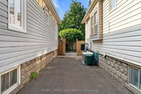 44 Beech Street St. Catharines ON L2R 2B7