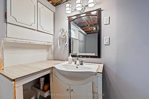 19 Bridge Street St. Catharines ON L2S 2V7