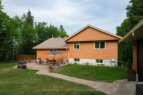 27 Little Down Lane North Bay ON P1B 8G2
