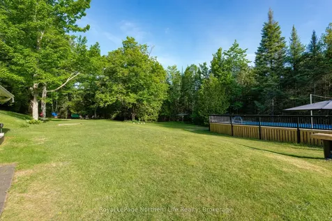 27 Little Down Lane North Bay ON P1B 8G2