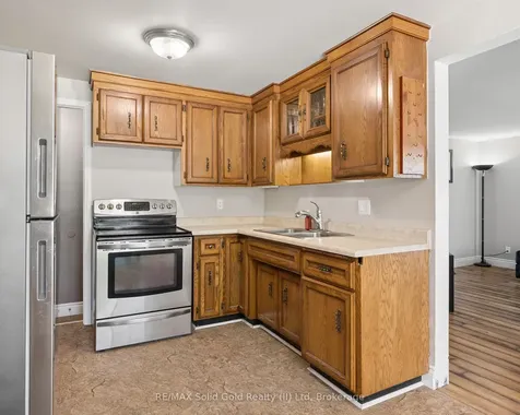 103 Belwood Crescent Kitchener ON N2C 1Z4