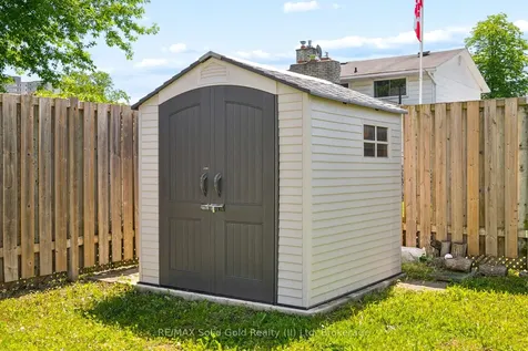 103 Belwood Crescent Kitchener ON N2C 1Z4
