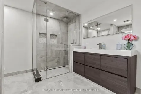 30 Orlando Drive St. Catharines ON L2N 6X4