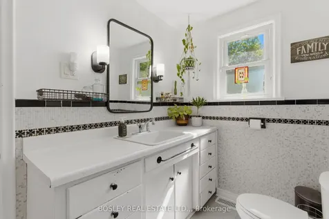 29 Bloomfield Avenue St. Catharines ON L2P 1X2
