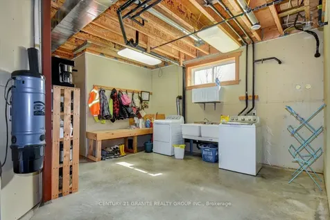 294 Holland Lake Bancroft ON K0L 1C0