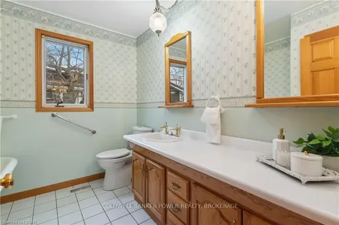 222 Cornell Central Elgin ON N5L 1A5