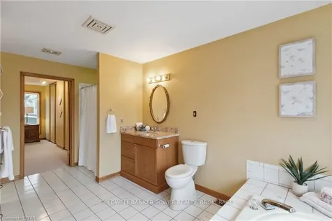 222 Cornell Central Elgin ON N5L 1A5