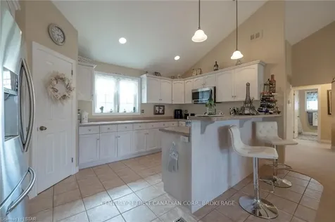 54 Oxford E Blandford-blenheim ON N0J 1G0