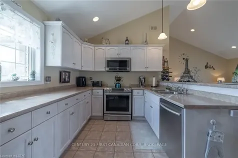 54 Oxford E Blandford-blenheim ON N0J 1G0