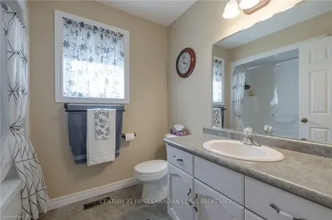 54 Oxford E Blandford-blenheim ON N0J 1G0