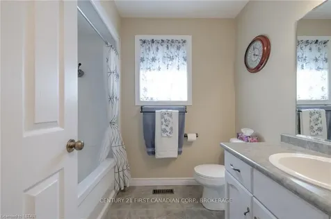 54 Oxford E Blandford-blenheim ON N0J 1G0