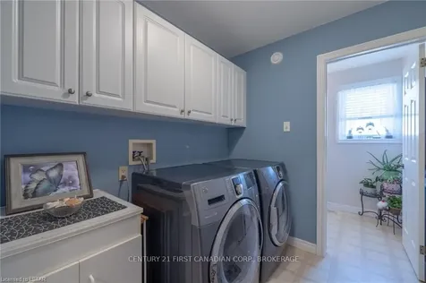 54 Oxford E Blandford-blenheim ON N0J 1G0