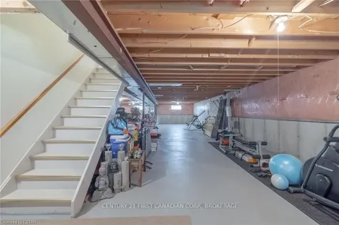 54 Oxford E Blandford-blenheim ON N0J 1G0