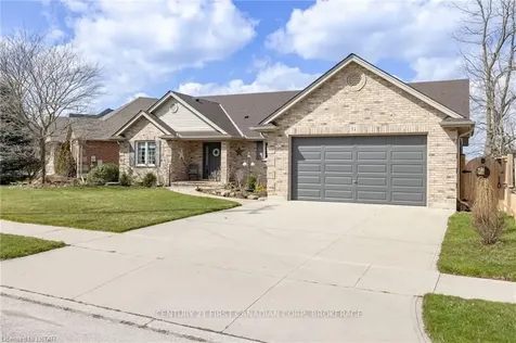 54 Oxford E Blandford-blenheim ON N0J 1G0