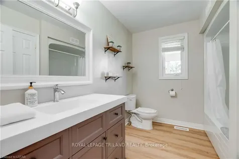 28649 Dolphin Road Adelaide Metcalfe ON N7G 3H7