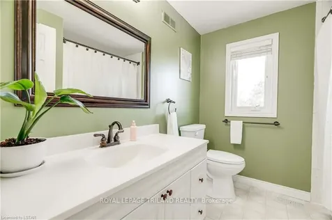 28649 Dolphin Road Adelaide Metcalfe ON N7G 3H7